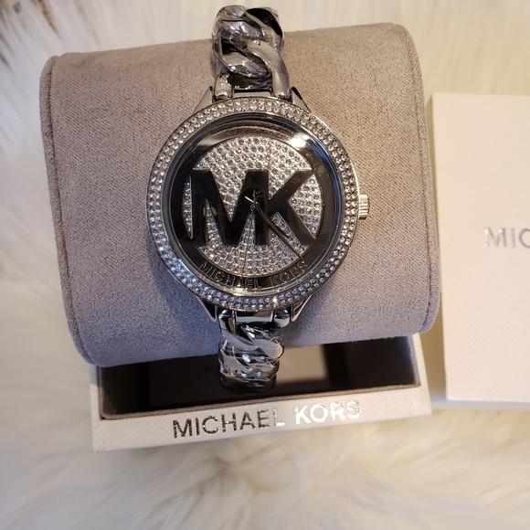 Michael kors slim runway watch. - Picture 2 of 6